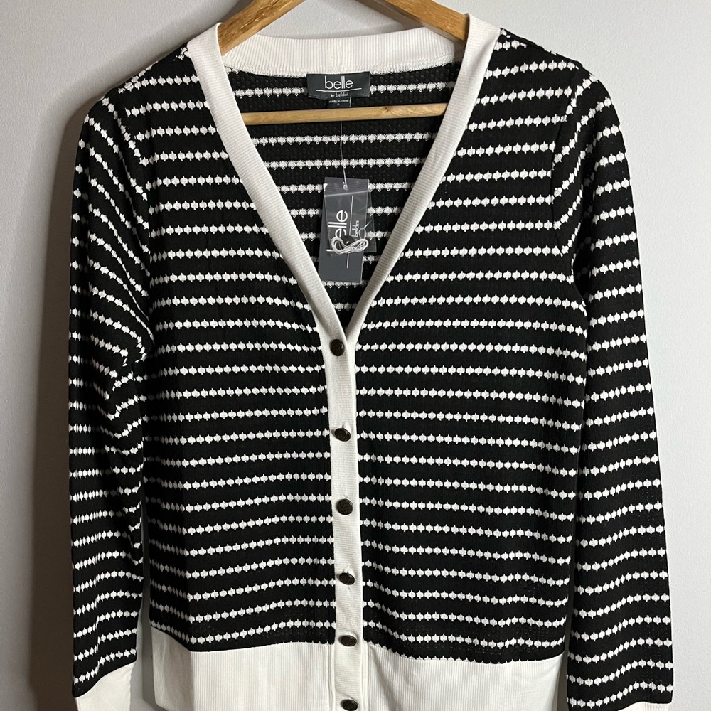 NWT Belle Button Front Lightweight Cardigan. Size S